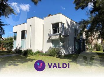 Casa · 250m² · 4 Ambientes · 2 Cocheras · Casa en Venta - Barrio El Lauquen Apto Credito