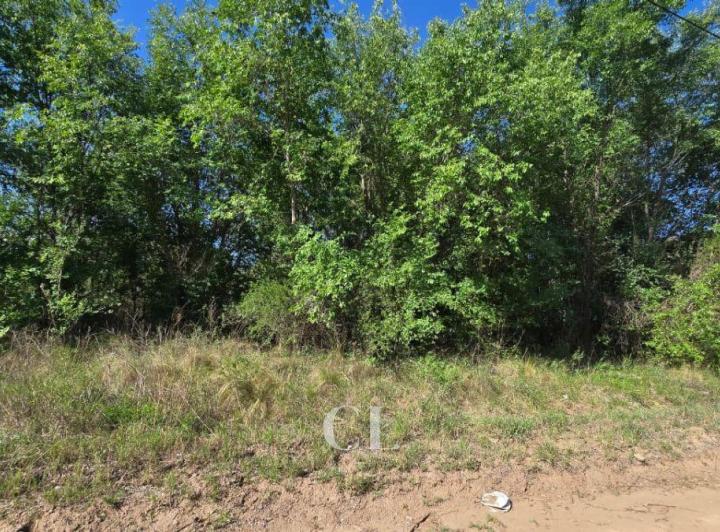 Terreno · 840m²