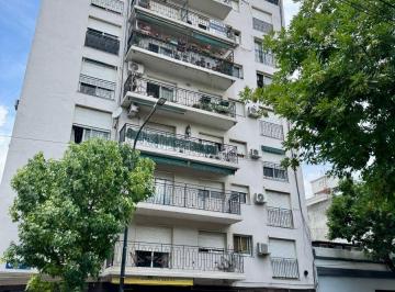 Departamento de 3 ambientes, Parque Patricios · Venta Dpto de 3 Ambientes 70 m² Cen Alberti 2100, Piso 6 Al Frente con Dos Baños Apto Crédito