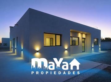 Casa · 170m² · 3 Ambientes · 3 Cocheras · Casa en Venta - Barrio Santa Isabel II
