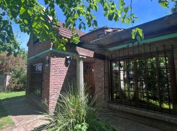 Casa · 250m² · 5 Ambientes · 1 Cochera · Casa en San Miguel