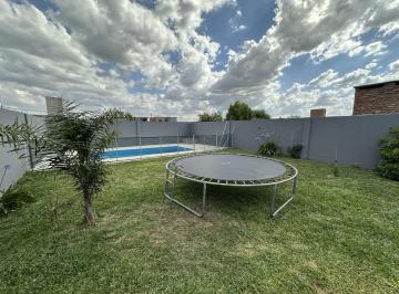 Casa · 80m² · 3 Ambientes · 3 Cocheras · Casa 2 Dorm. Patio y Pileta, Parque Habitacional Ibarlucea