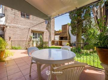 Casa · 220m² · 5 Ambientes · 2 Cocheras · Venta - Casa 3 Dorm., con Jardín y Parrillero Local - Barrio, La Florida, Rosario.
