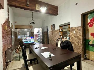 PH · 104m² · 5 Ambientes · 1 Cochera · PH en 2 Plantas con Fondo y Cochera