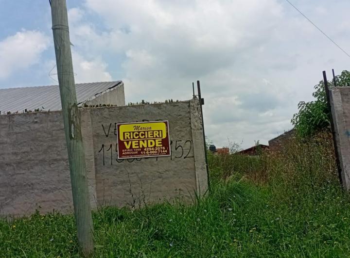 Terreno · 388m²