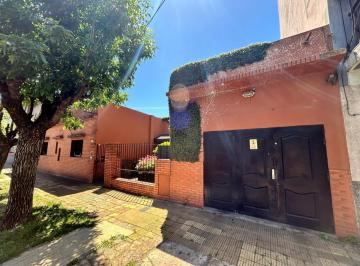Casa · 111m² · 3 Ambientes · 1 Cochera · Casa 3 Ambientes con Cochera en Saenz Peña