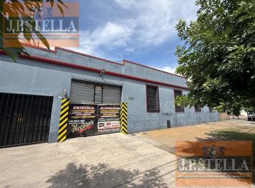 Bodega-Galpón · 380m² · Lote 805 m² en Esquina con Galpón y 2 Locales 432 m² Edificados - S. Justo (Ctro)