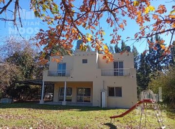 Casa · 225m² · 6 Ambientes · Casa en Alquiler - Maschwitz Village