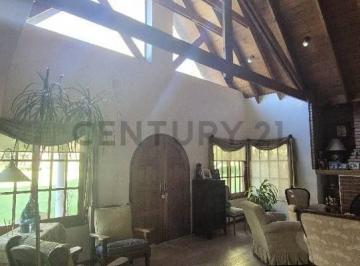 Casa · 320m² · 8 Ambientes · 4 Cocheras · Casa en Venta en Villa Elisa