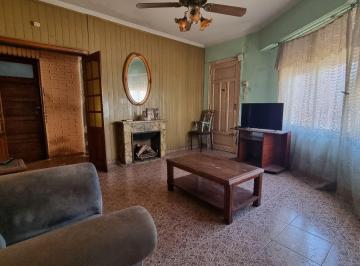 Casa · 142m² · 5 Ambientes · 1 Cochera · Venta Casa 5 Ambientes con Cochera Rem. Escalada