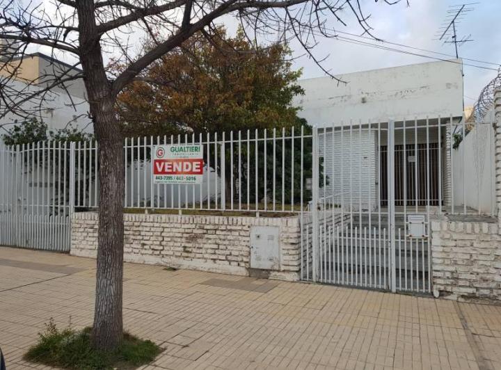 Casa · 240m² · 3 Dormitorios