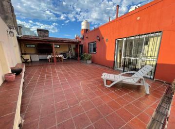 PH de 4 ambientes, Monte Castro · Espléndido PH Piso Unico de 4 Amb con Terraza y Quincho
