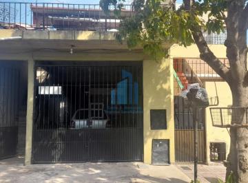 Casa · 237m² · 5 Ambientes · 1 Cochera · Venta Casa 5 Ambientes con Cochera