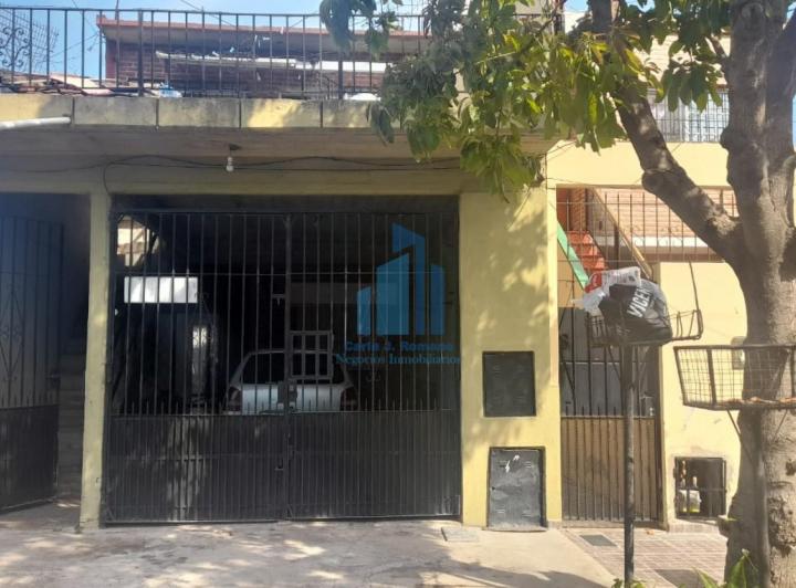 Casa · 237m² · 5 Ambientes · 1 Cochera