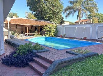 Casa de 1 ambiente, Córdoba · 4 Dorm. - 4 Baños - 558 m² Cub. - 1035 m² Terreno - Casa en Venta Villa Belgrano