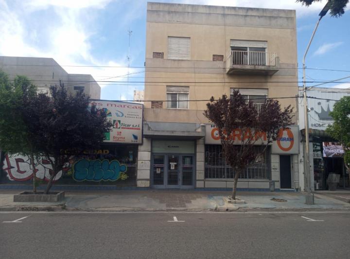 Local comercial · 1367m²
