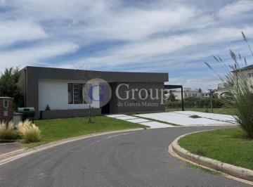 Casa · 200m² · 5 Ambientes · 1 Cochera · Casa en Venta en Santa Elena, Pilar del Este