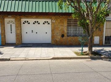 KNK-KNK-5139_2 · Oportunidad Venta Casa 3 Ambientes en Morón  Escucha Oferta