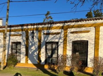 Casa · 200m² · 5 Ambientes · 6 Cocheras · Casa en Capilla del Señor