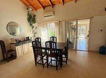 Casa de 2 ambientes, Bahía Blanca · Casa en Venta con Pileta y Parque