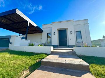 Casa de 5 ambientes, Luján de Cuyo · Vendo Casa en Lar de Boedo