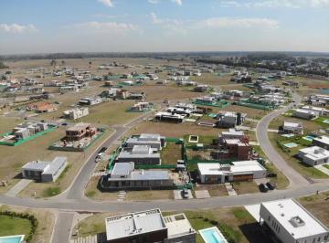 Terreno , Ezeiza · Terreno de 808 m² en Venta en Ezeiza