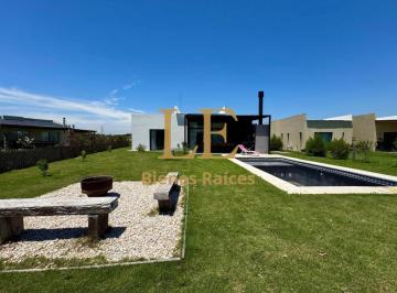 Casa · 180m² · 5 Ambientes · 4 Cocheras · Venta Casa Country Club Manuel Belgrano