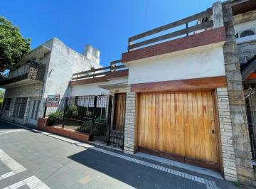 Casa · 90m² · 4 Ambientes · 1 Cochera · Vieytes 1081, Banfield – Casa, 4 Ambientes, 3 Drms, Garage, Excelente Estado - Oportunidad
