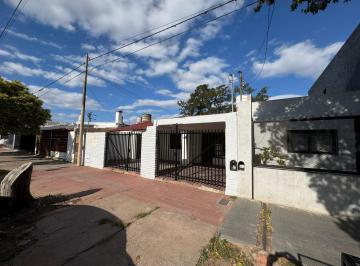 Casa · 180m² · 3 Ambientes · 2 Cocheras · Casa 2 Dorm. con Departamento 2 Dorm. en Venta Bº Alta Cordoba