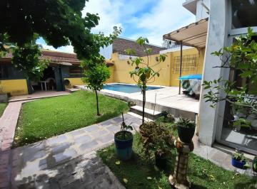 PH de 5 ambientes, Parque Chacabuco · Jardin, Pileta, Quincho, Garage en Parque Chacabuco