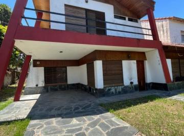 Casa · 212m² · 5 Ambientes · Venta Casa 3 Dorm., Piscina, Parrilla, Patio, Excelente Ubicacion, Quintana 700 - Adrogue