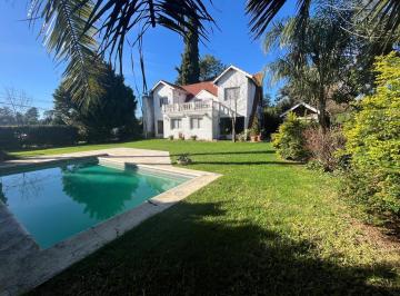 Casa · 185m² · 7 Ambientes · Venta de Casa 7 Ambientes en Country Loma Verde Permuta - Escobar - Apto Credito Hipotecario