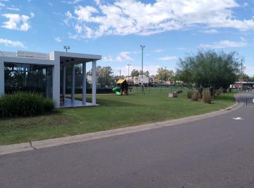 Terreno · 618m² · Venta Lote Central Fondo Verde Pilar del Este Barrio Santa Elena