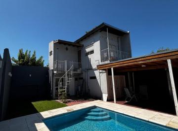 Casa · 287m² · 3 Ambientes · 3 Cocheras · Venta Casa 3 Ambientes Cochera 3 Autos Piscina Quincho Apto Credito Pablo Nogues
