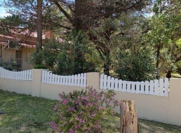 Casa · 140m² · 4 Ambientes · Venta Casa 4 Ambientes Sobre Lote de 1000 m²