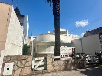 Casa · 135m² · 4 Ambientes · 2 Cocheras · Venta Casa 3 Dorm. Monte Castro