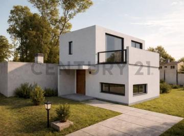 Casa · 196m² · Casa en Construcción en Barrio Cerrado - 11 Bis y 600. Financiación. Permutas.
