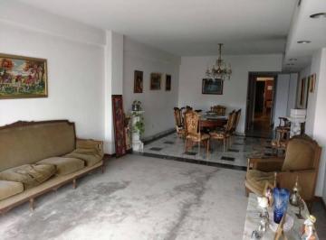 Departamento · 10m² · 5 Ambientes · 1 Cochera · Departamento en Martin