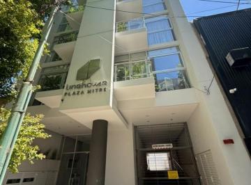 Departamento · 73m² · 3 Ambientes · 1 Cochera · Semipiso 3 Ambientes en Venta - Plaza Mitre