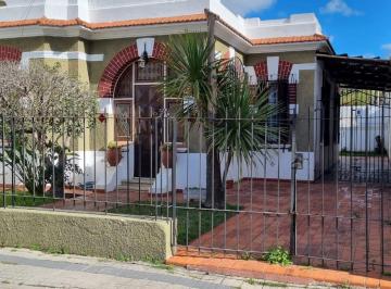 Casa · 180m² · 6 Ambientes · 2 Cocheras · Casa en La Plata (Casco Urbano)