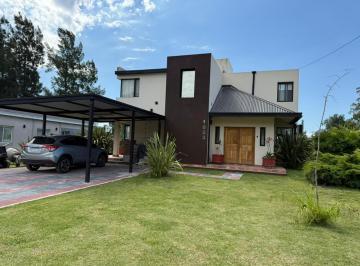 Casa · 180m² · 4 Ambientes · Casa en Venta Parque Las Naciones
