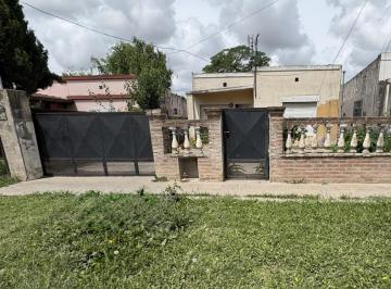 Casa · 80m² · 3 Ambientes · Se Vende Una Casa Llena de Encanto y Pontencial, Ubicada en Empalme Lobos