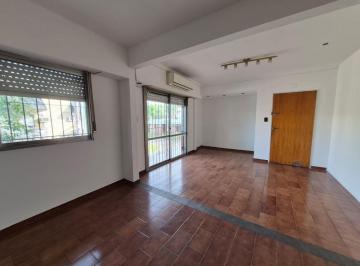 Departamento de 2 ambientes, Quilmes · Departamento con 51 m² Construidos, 2 Ambientes con Gran Metraje Convertido en 3 Amb, Bernal Oeste
