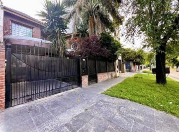 Casa · 250m² · 5 Ambientes · 1 Cochera · Venta Casa Chalet 5 Amb Martin Coronado