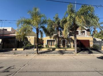 Casa · 311m² · 4 Dormitorios · 2 Cocheras · Casa en Cerro de Las Rosas