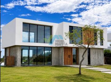 Casa · 230m² · 4 Ambientes · 2 Cocheras · Casa en Venta en San Sebastian - Area 5, San Sebastian, Escobar