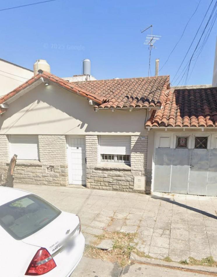 Chalet 3 amb, 90m² con garage y patio — Bernardino Rivadavia