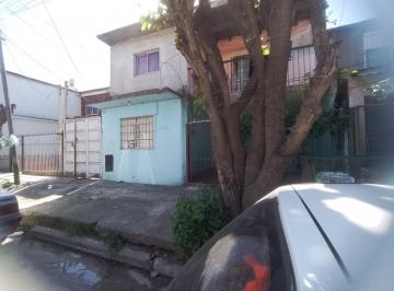 Casa · 300m² · 4 Ambientes · Vn - Venta en Block de 4 Viviendas y Deposito.