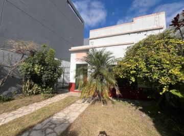 Casa · 119m² · 4 Ambientes · 1 Cochera · Casa en Alquiler Uso Comercial en Excelente Ubicación en Banfield Este