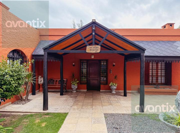 Casa · 309m² · 5 Ambientes · 2 Cocheras